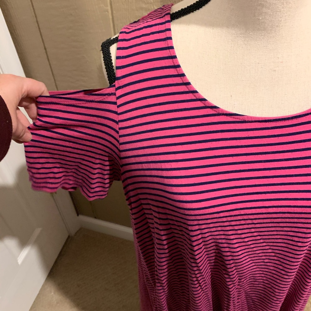 Cold shoulder tee - Picture 5 of 5